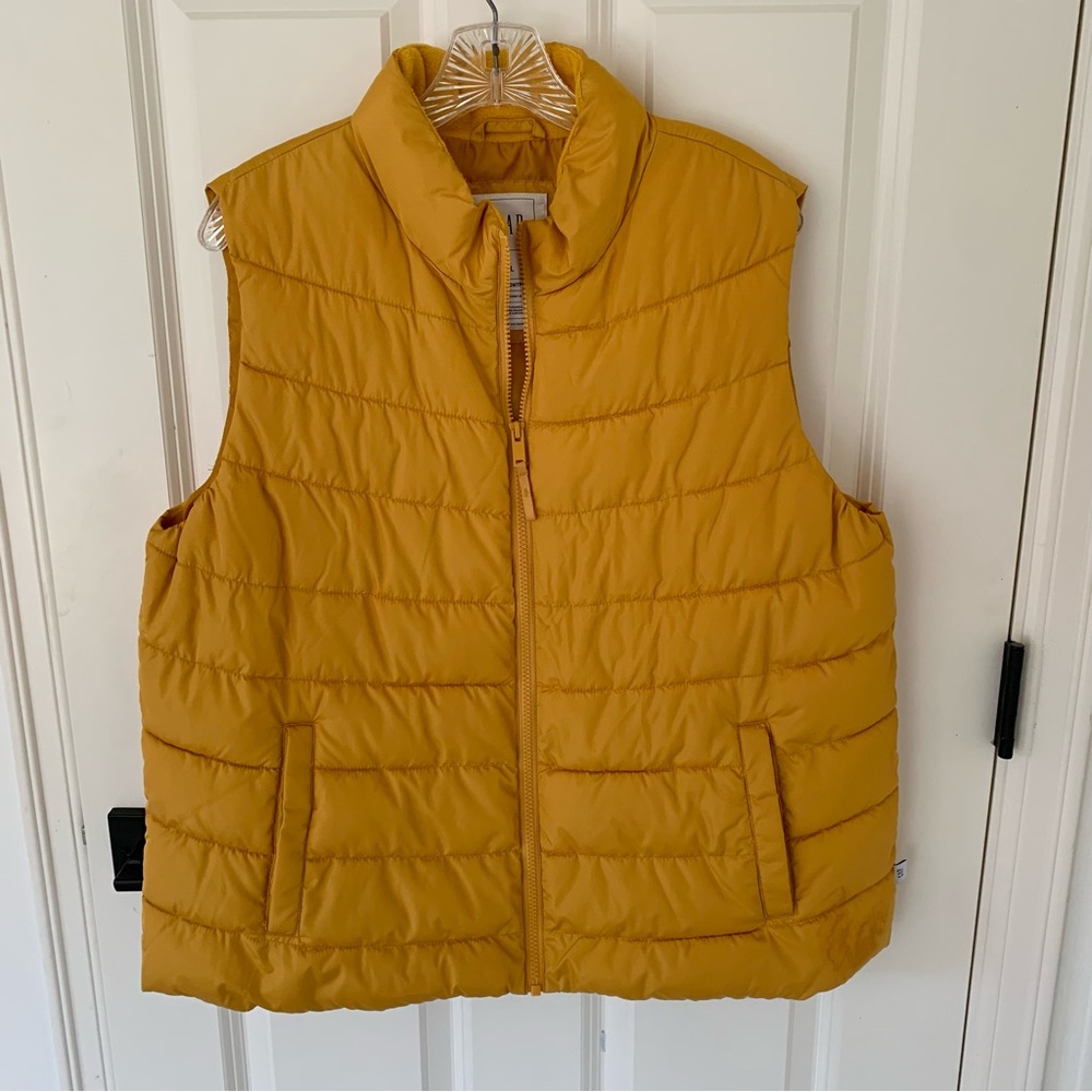 Gap Gold Puffer Vest New! Sz xl